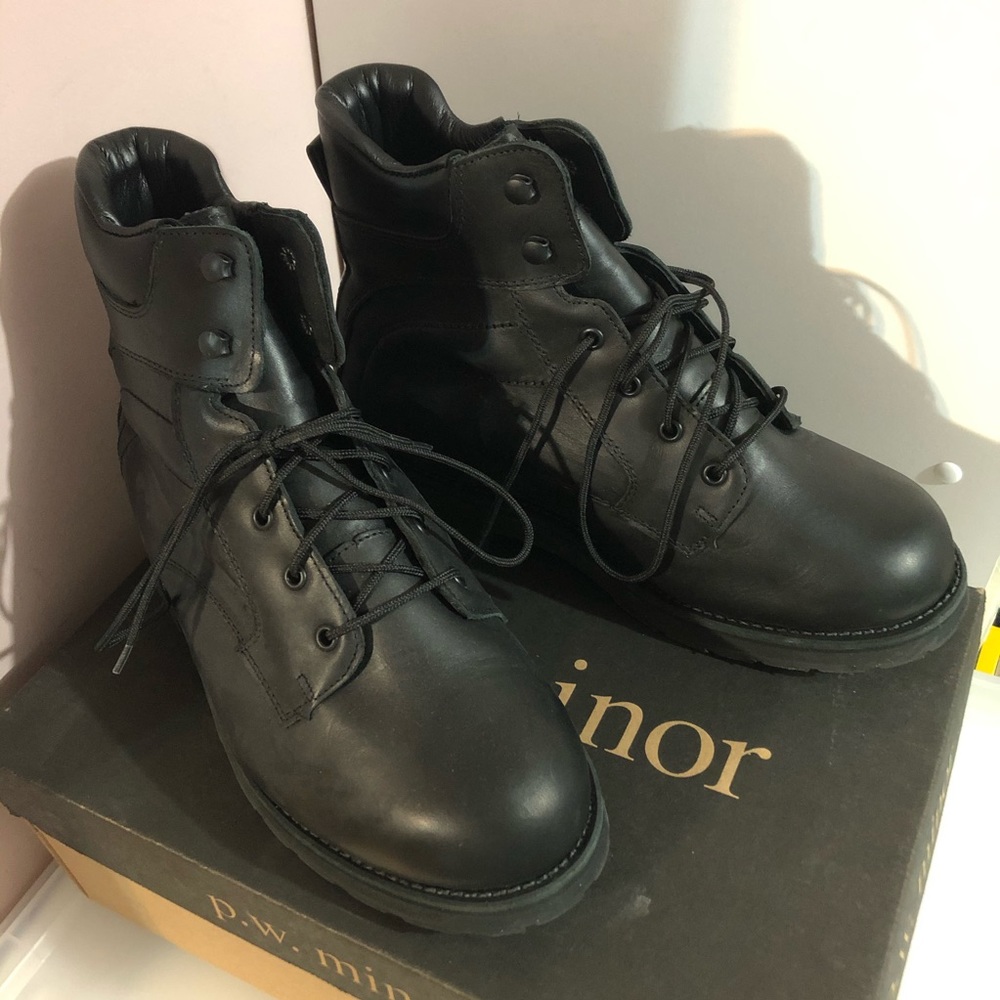 Marked down! New Mens Leather Boots